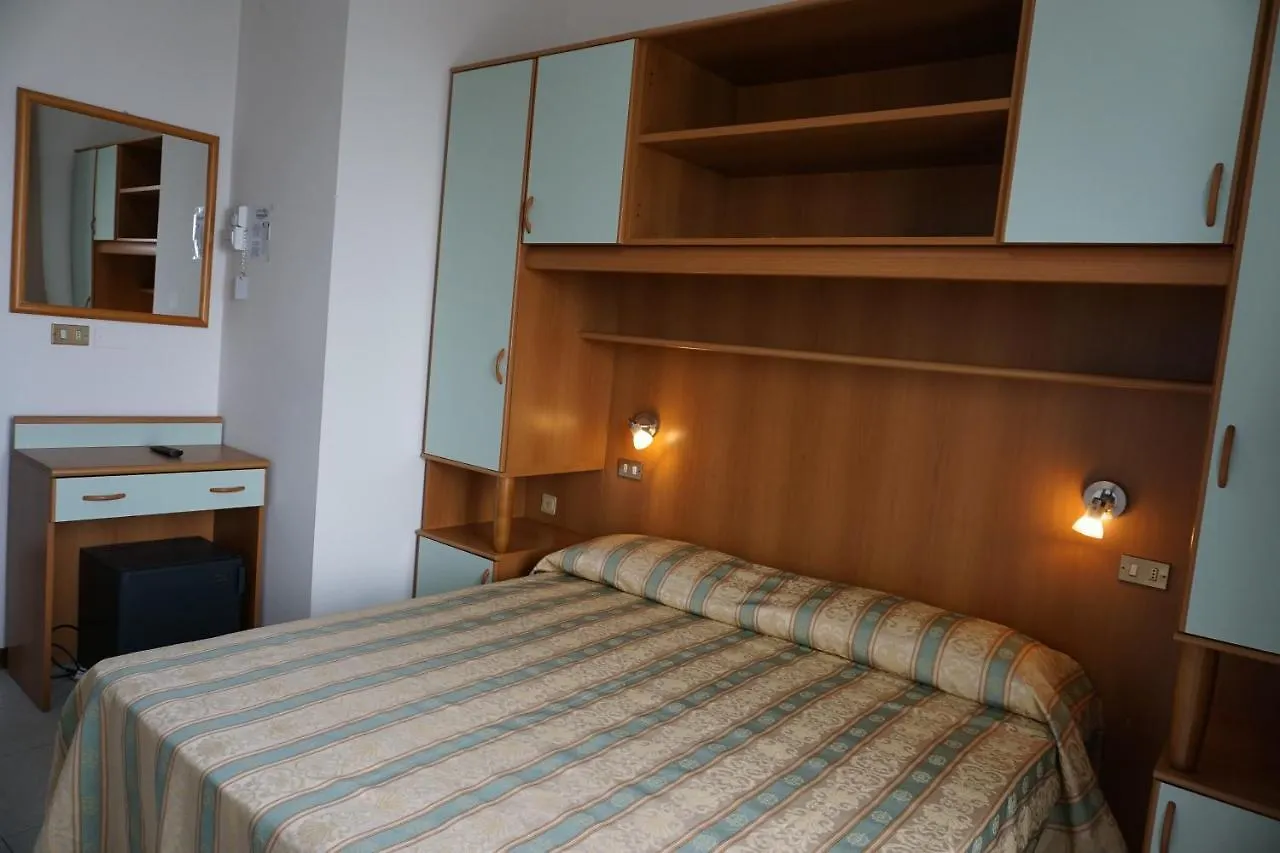 Hotel Ideal Sottomarina 3*,